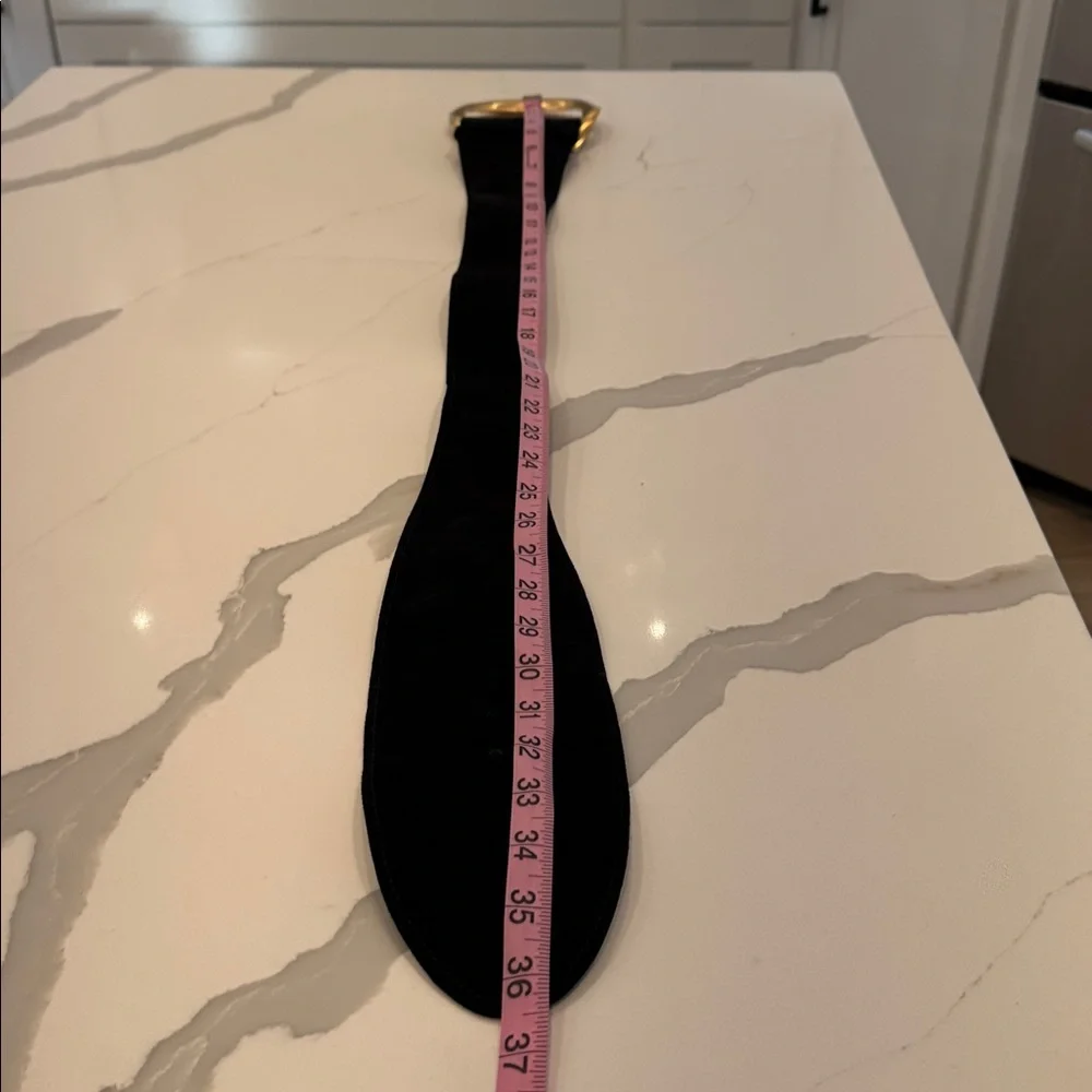 Vintage Donna Karan wide black suede belt with a large gold-tone buckle - Picture 8 of 12